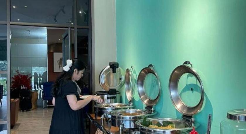 The Crew Hotel Kualanamu International Airport Medan Extérieur photo