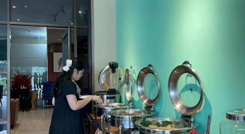 The Crew Hotel Kualanamu International Airport Medan Extérieur photo