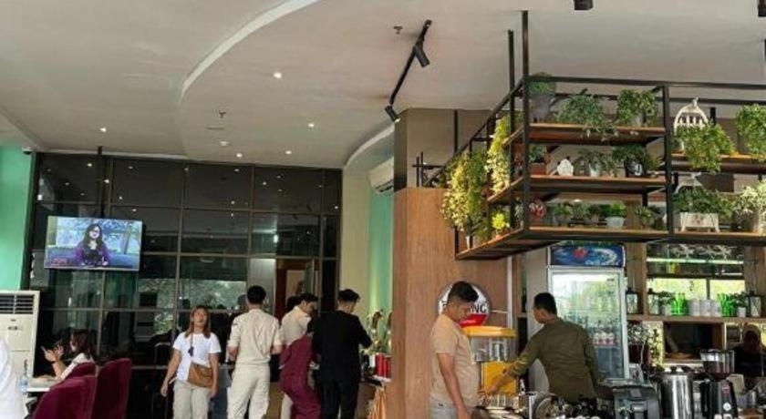 The Crew Hotel Kualanamu International Airport Medan Extérieur photo