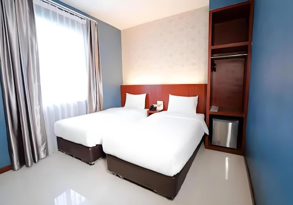The Crew Hotel Kualanamu International Airport Medan Extérieur photo